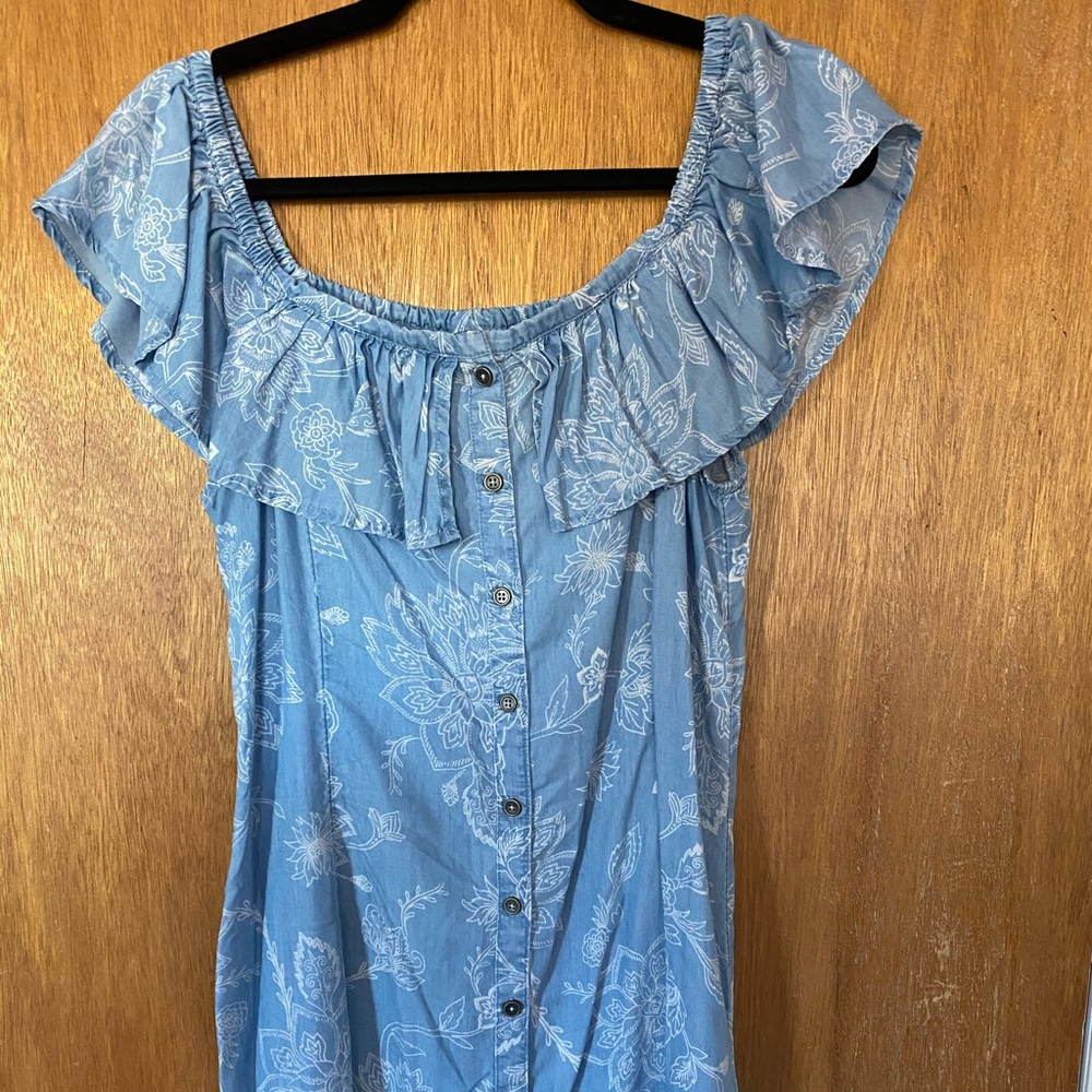 Mudd junior’s denim-wash dress, paisley print